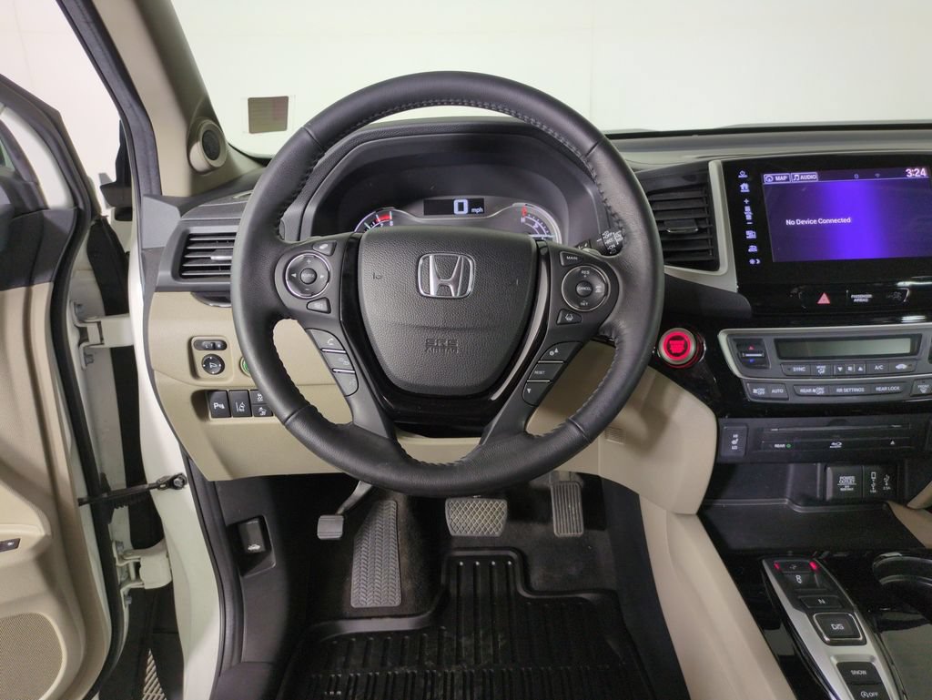 Used 2017 Honda Pilot Touring image 13