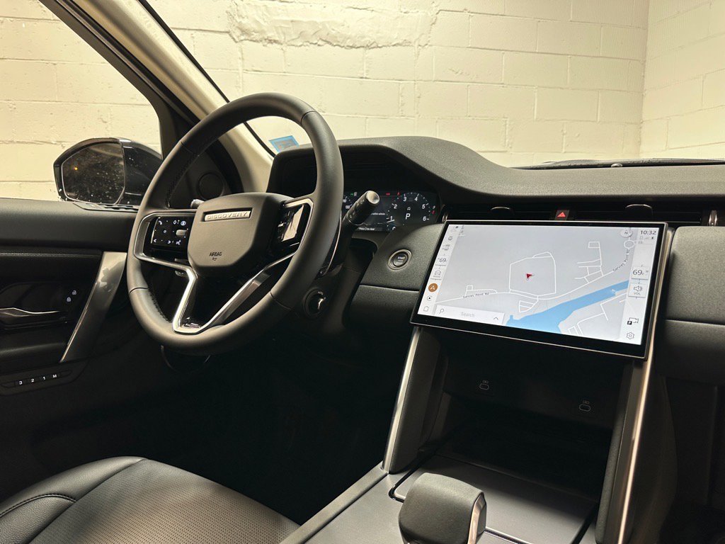 New 2025 Land Rover Discovery Sport S image 29