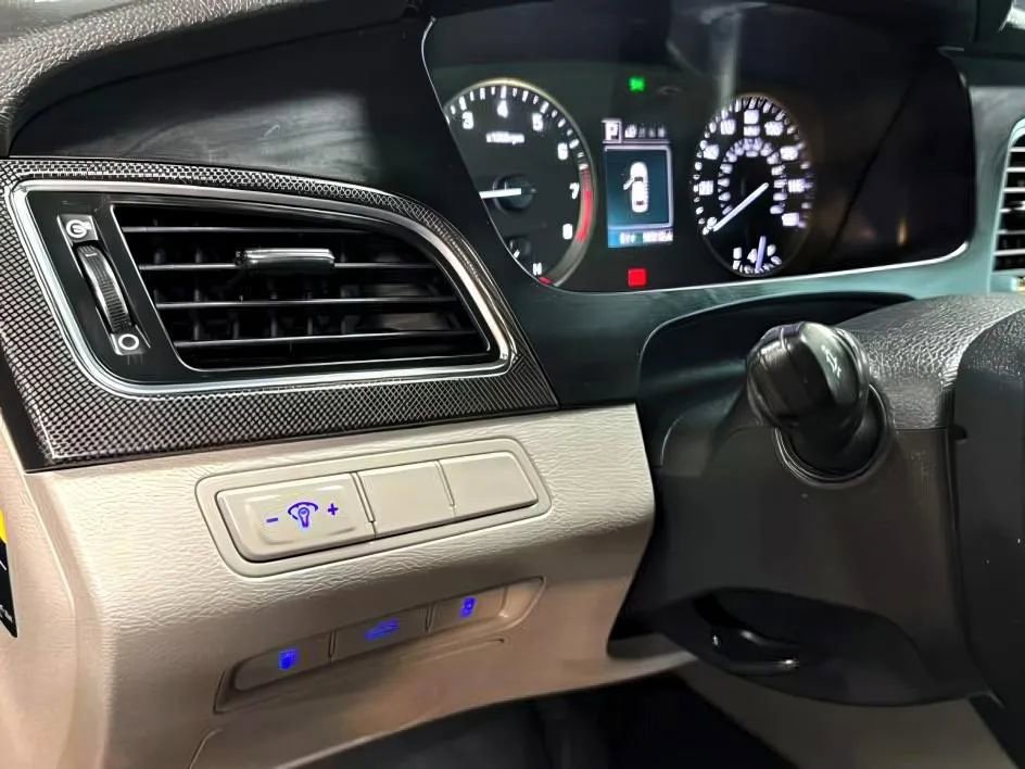 Used 2017 Hyundai Sonata Sport w/ Value Edition Package 02 image 19