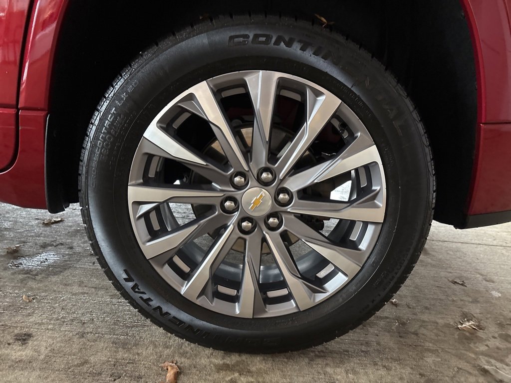 Used 2023 Chevrolet Traverse Premier w/ LPO, Floor Liner Package image 37