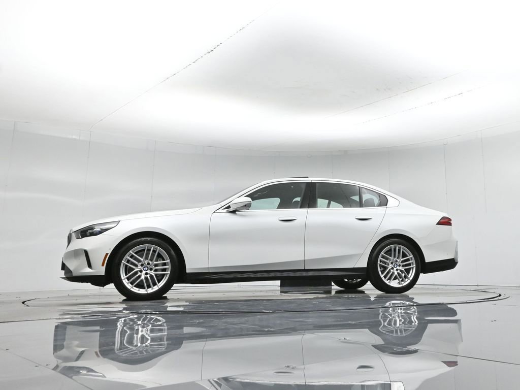 Used 2025 BMW 530i xDrive w/ Premium Package image 55