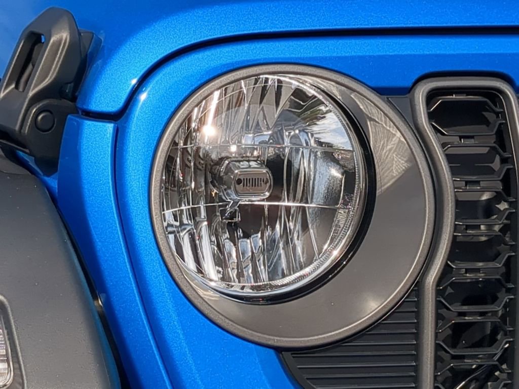 New 2025 Jeep Gladiator Sport image 21