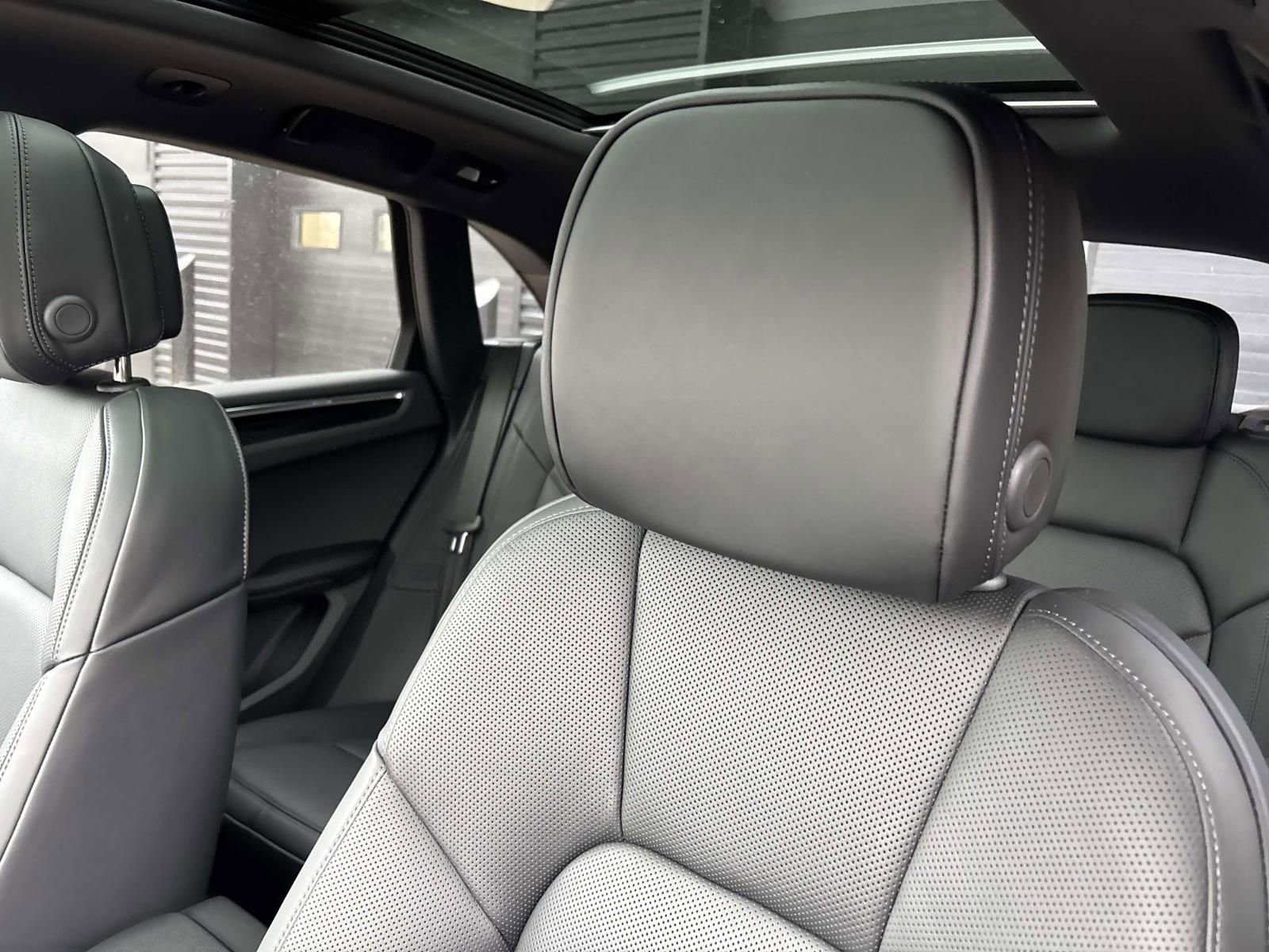 New 2026 Porsche Macan image 21