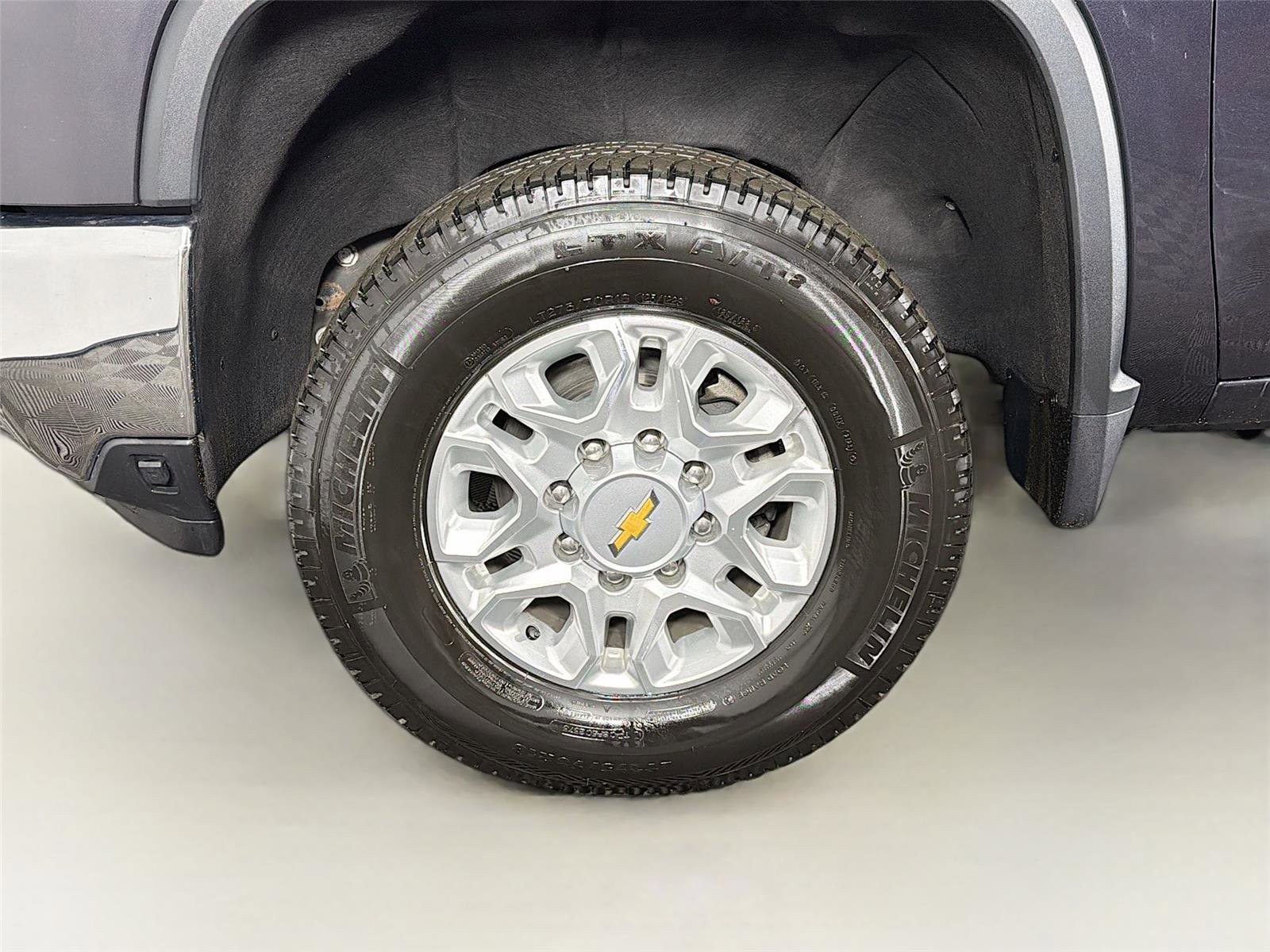Used 2024 Chevrolet Silverado 3500 LTZ image 31