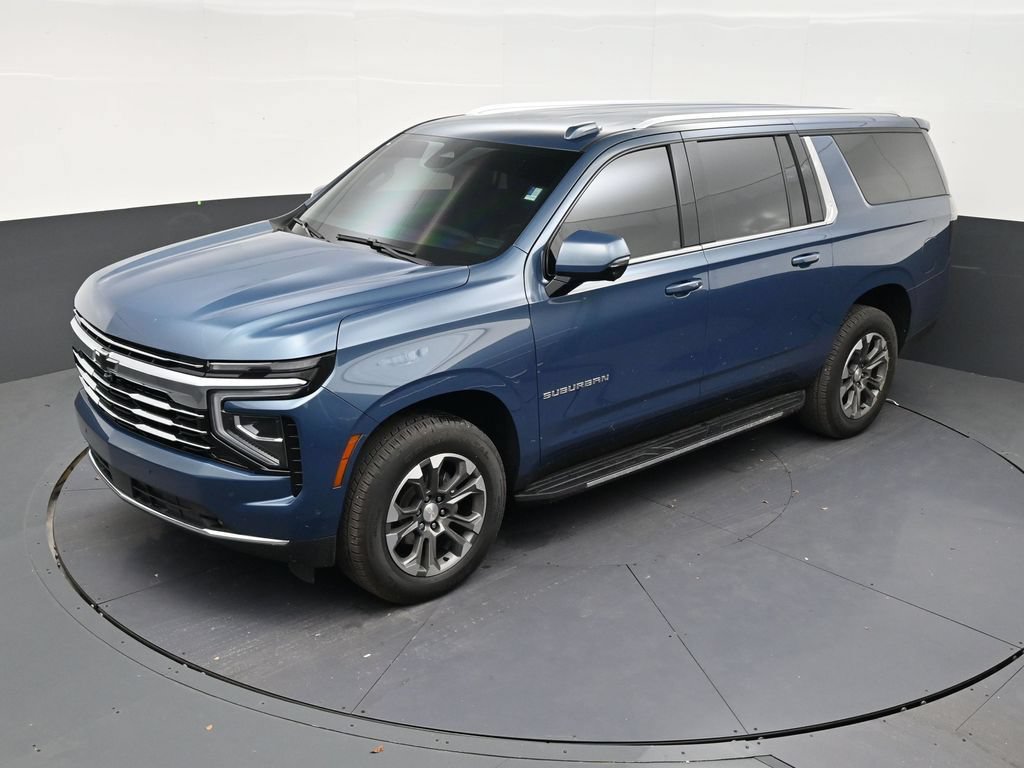 Used 2025 Chevrolet Suburban LT w/ Comfort Package RWD image 12