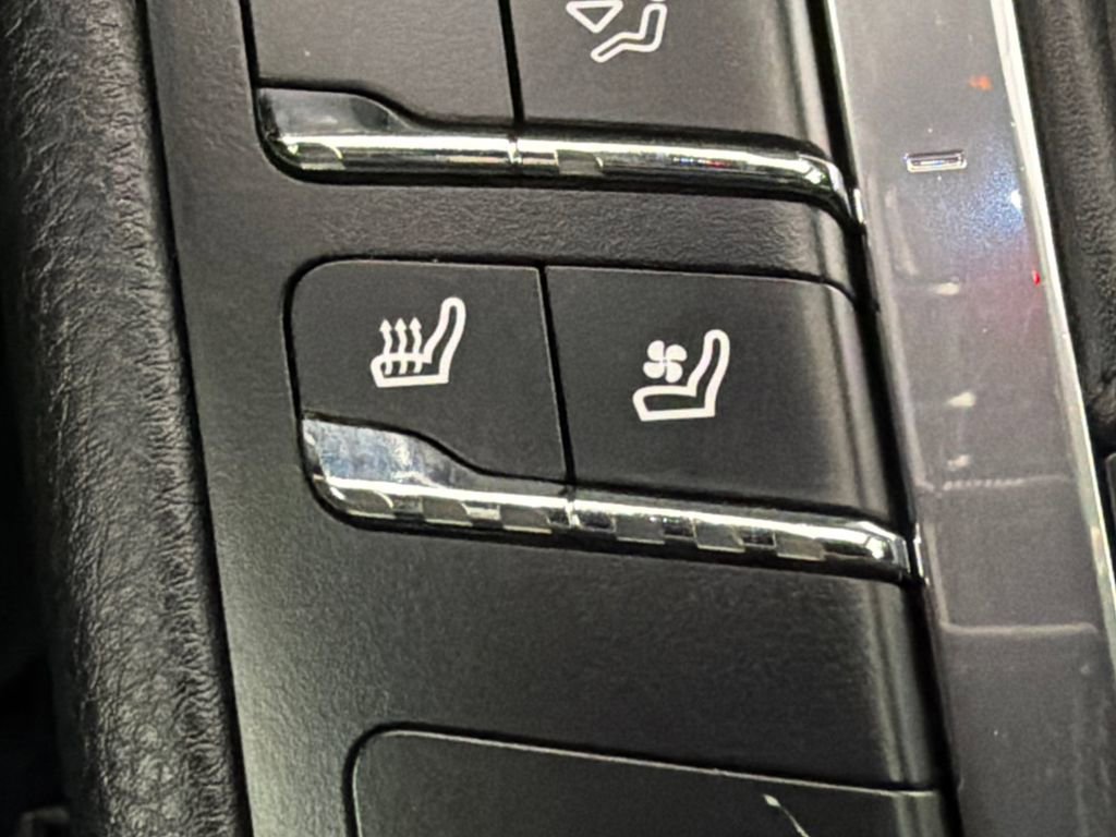 Used 2016 Porsche Macan S image 32