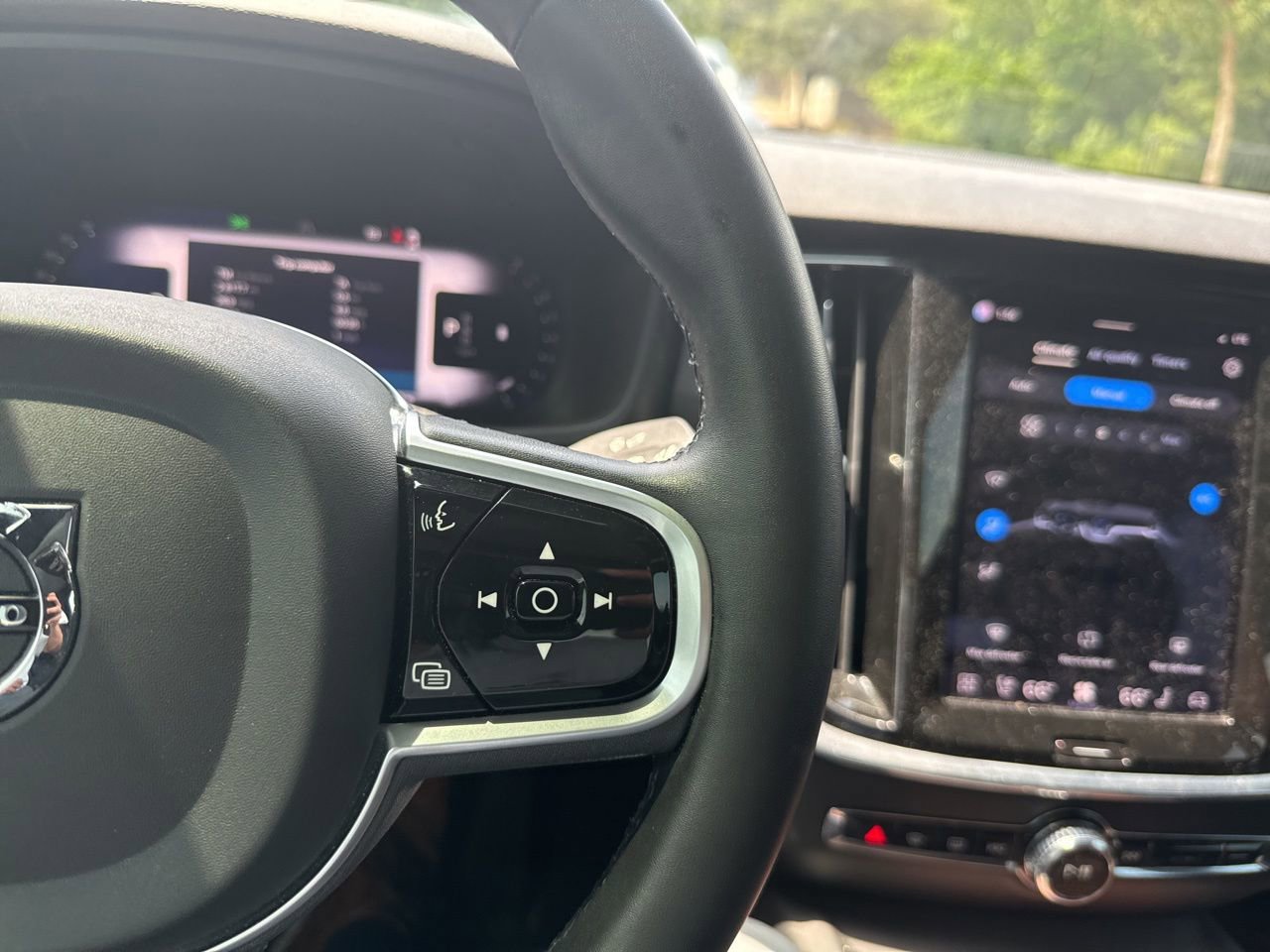 Certified 2023 Volvo S60 B5 Plus w/ Climate Package FWD image 21