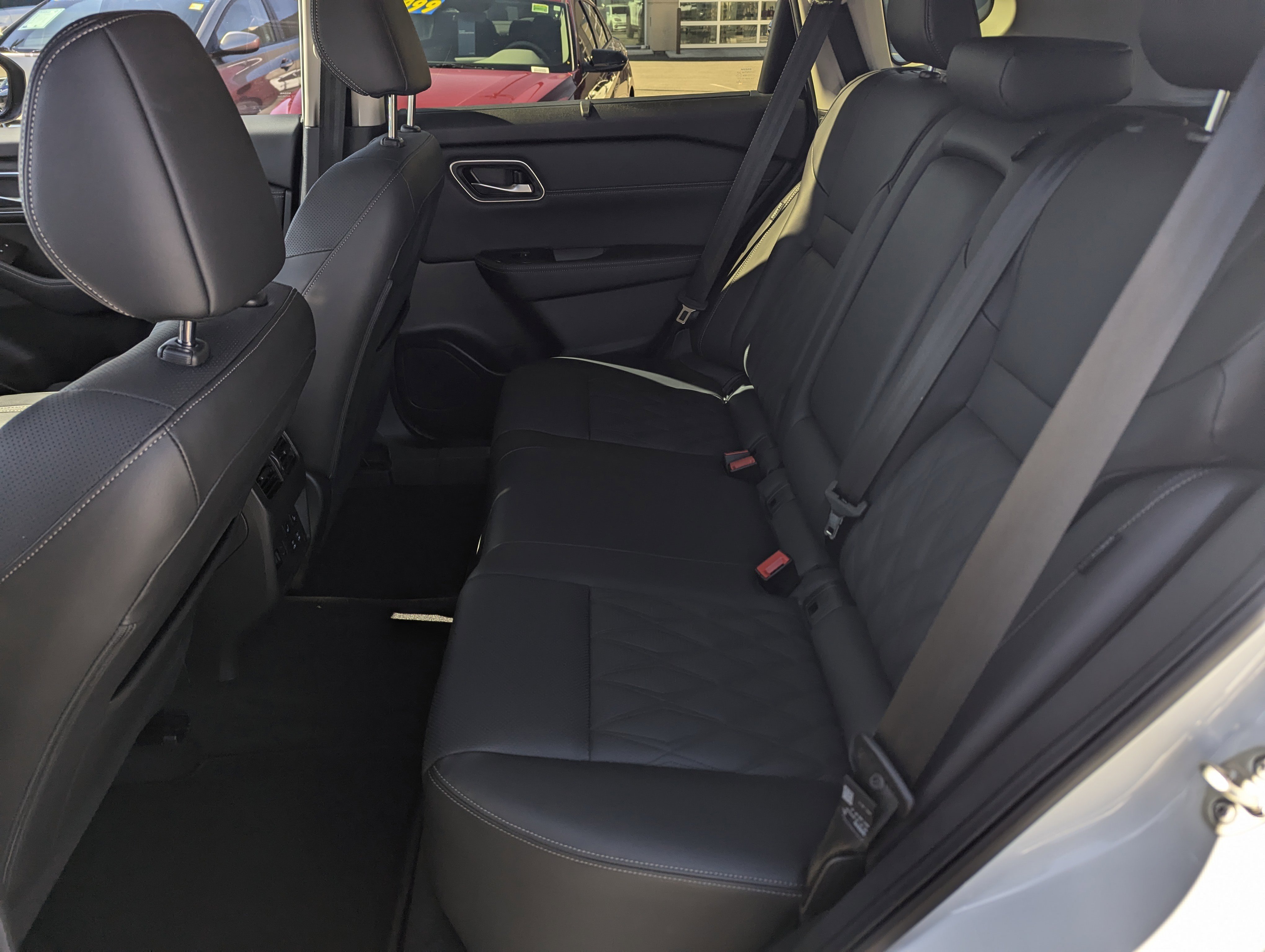 Used 2024 Nissan Rogue Platinum w/ Platinum Premium Package image 8