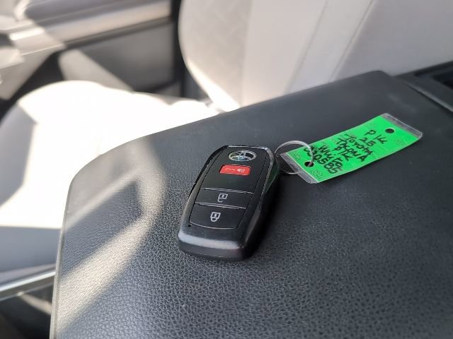 Used 2025 Toyota Tacoma SR5 image 26