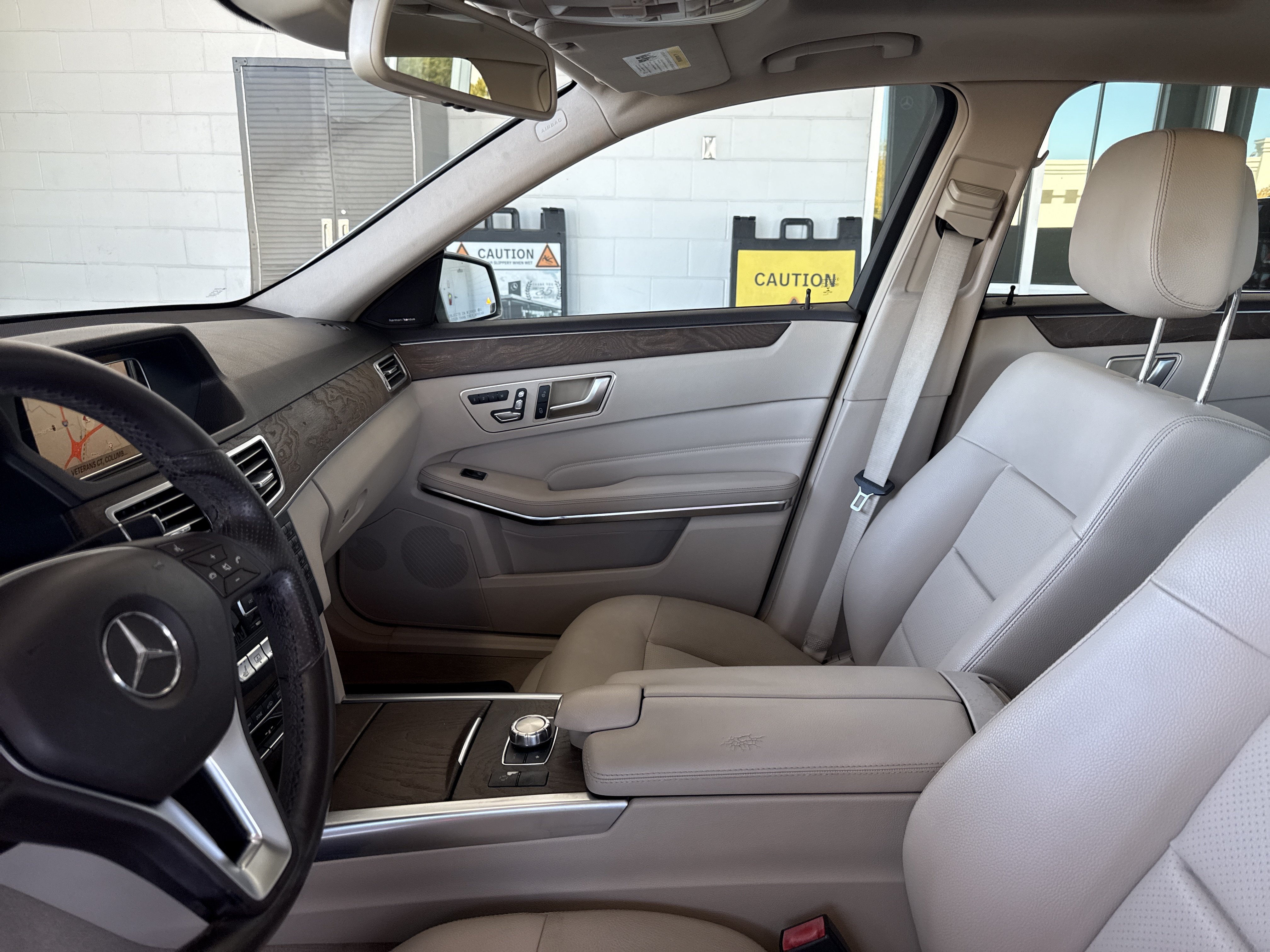 Used 2014 Mercedes-Benz E 350 Sedan image 3