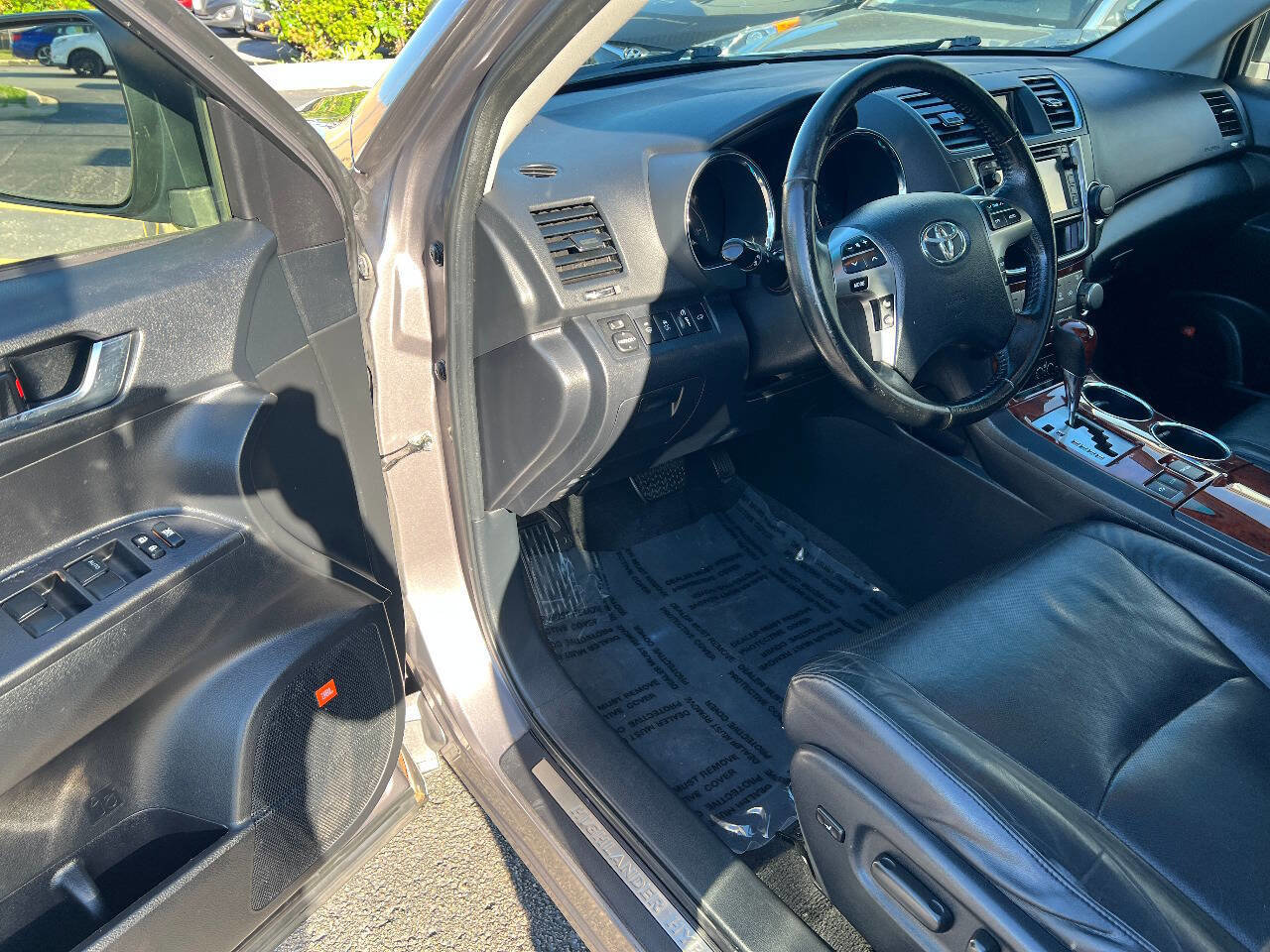 Used 2013 Toyota Highlander Limited AWD/4WD image 18