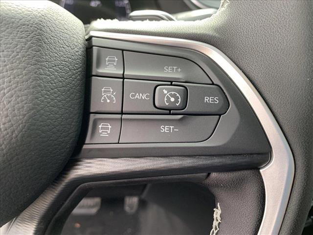 New 2025 Jeep Grand Cherokee Altitude image 14