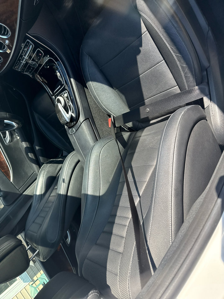 Used 2017 Mercedes-Benz E 300 4MATIC w/ Premium 3 Package image 31