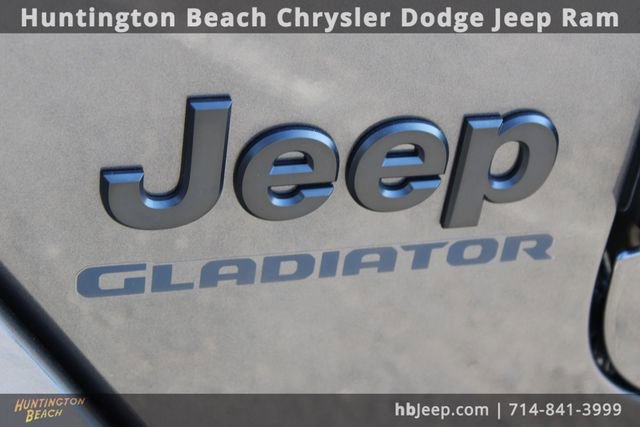 Used 2022 Jeep Gladiator Willys image 13