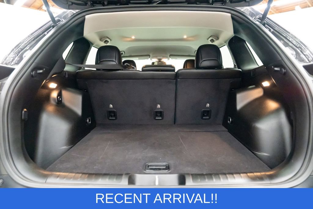 Used 2019 Jeep Cherokee Latitude Plus w/ Cold Weather Group image 8