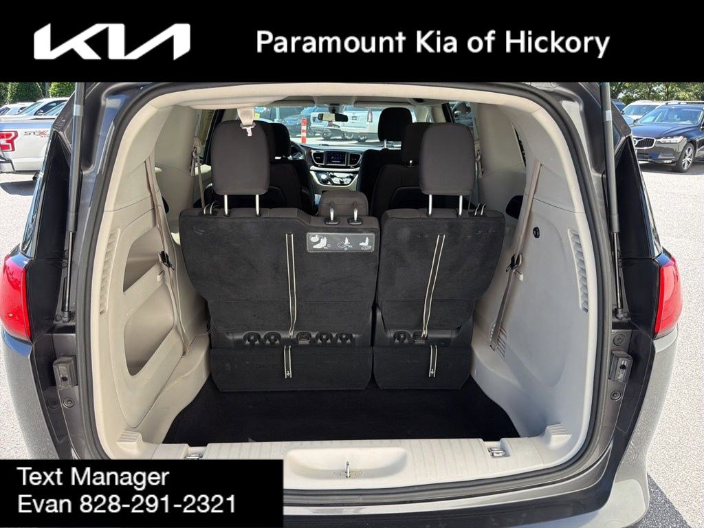 Used 2018 Chrysler Pacifica LX FWD image 10