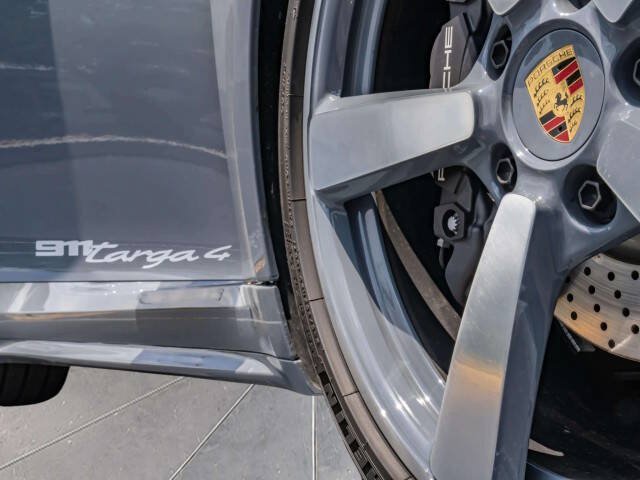 Used 2024 Porsche 911 Targa 4 AWD/4WD image 35