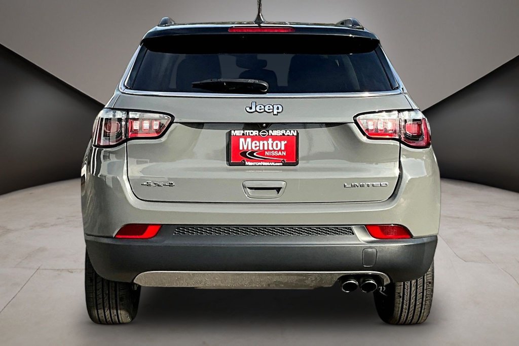 Used 2022 Jeep Compass Limited AWD/4WD image 5