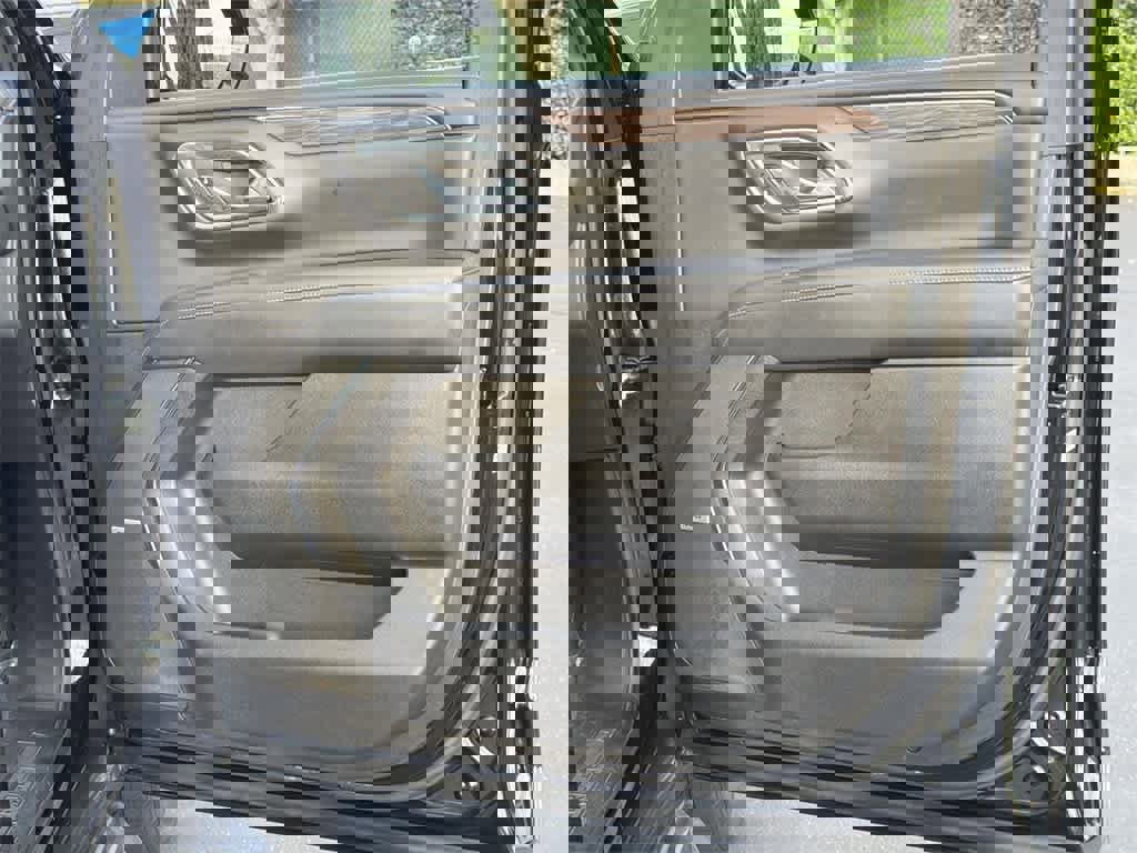 Used 2023 Chevrolet Tahoe LT image 33