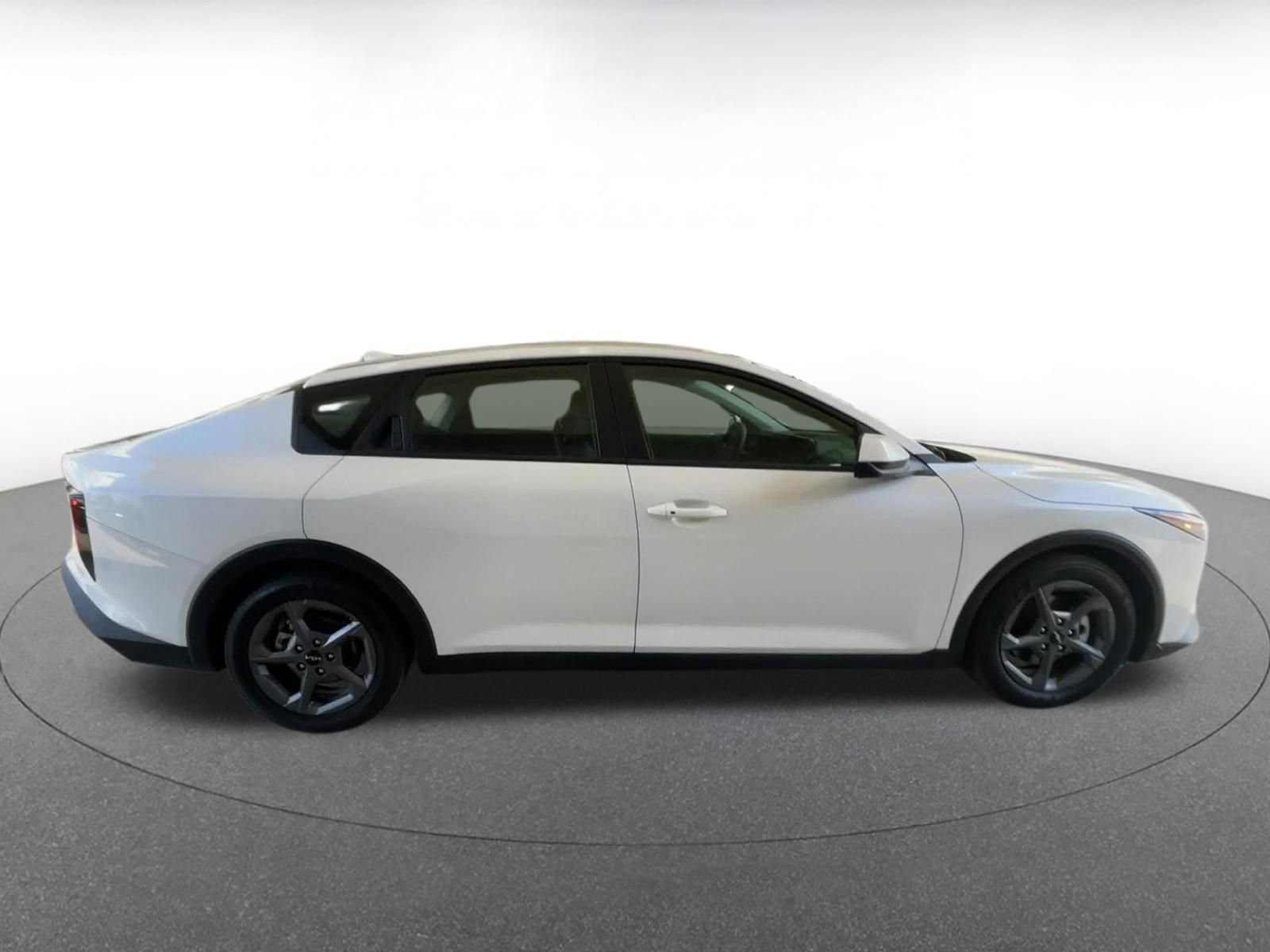 Used 2025 Kia K4 LXS image 16