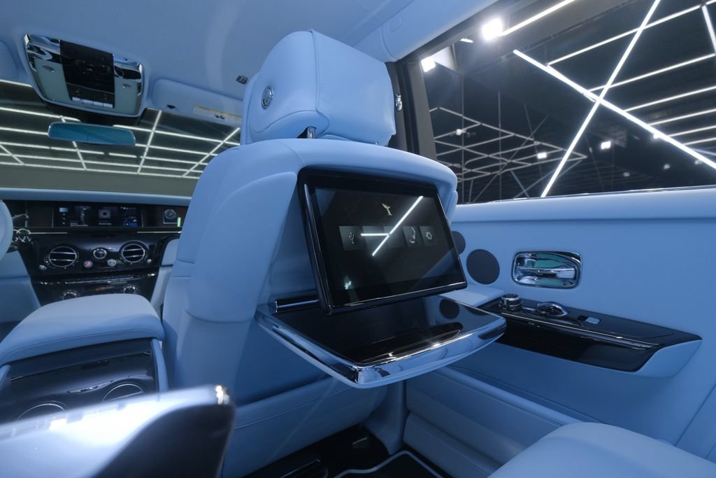 Used 2026 Rolls-Royce Phantom Sedan RWD image 73