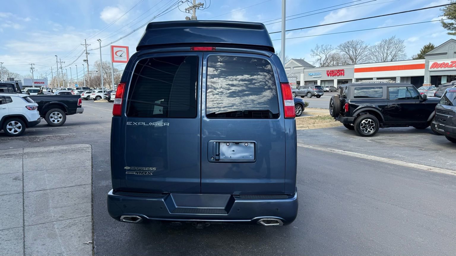 Used 2023 Chevrolet Express 2500 image 4