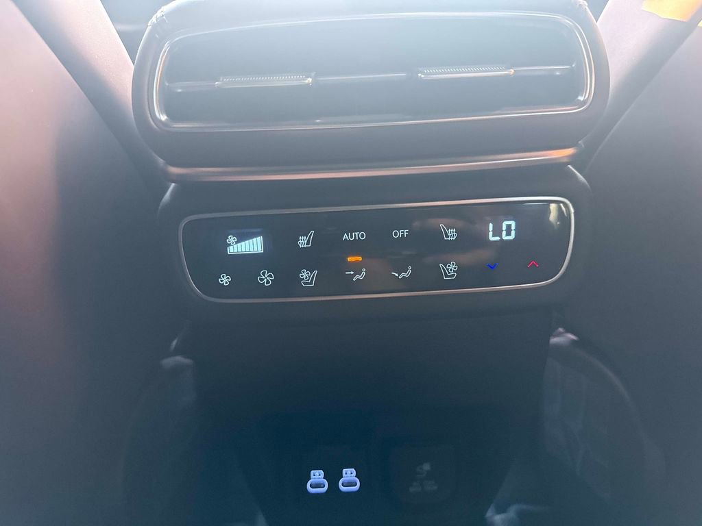 Used 2025 Genesis GV80 3.5T Prestige image 16