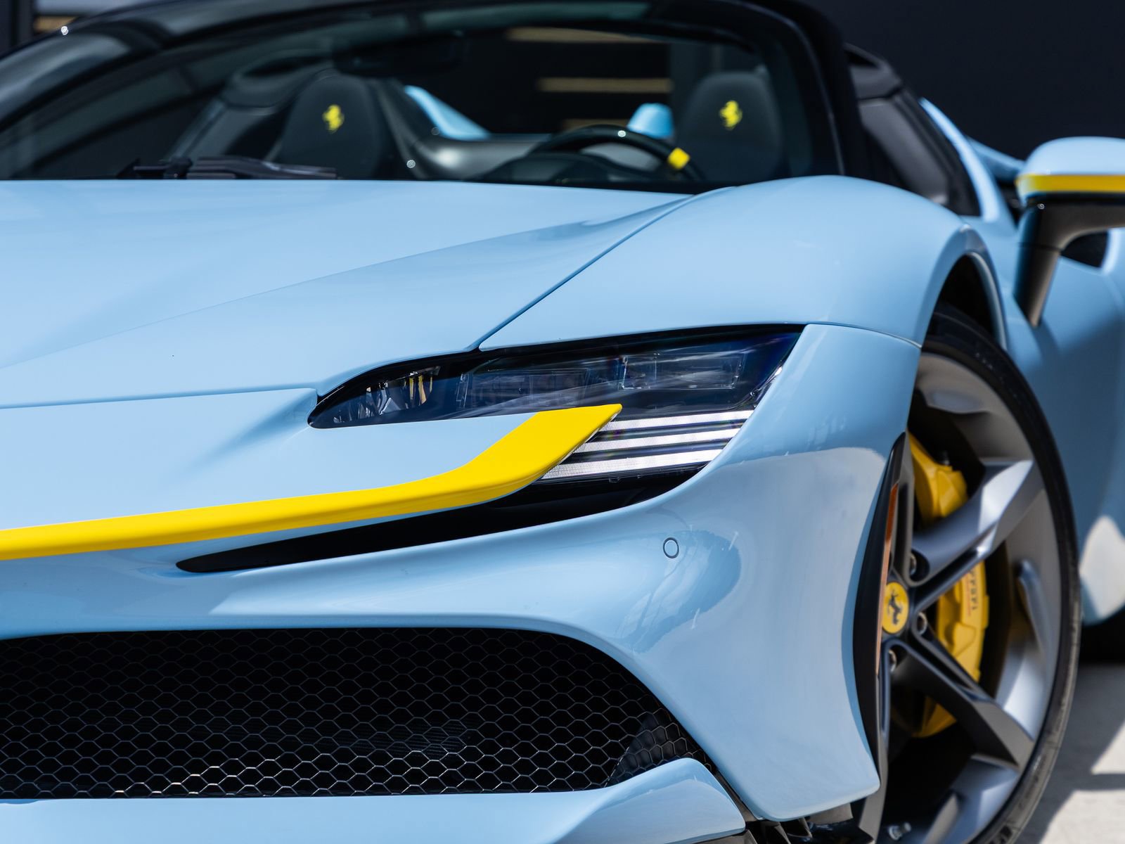 Used 2024 Ferrari SF90 Spider image 21