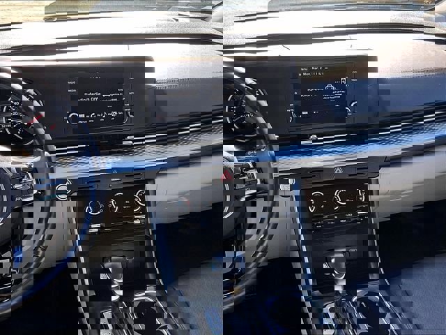 Used 2024 Kia Carnival LX image 6