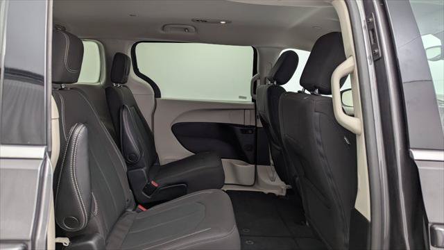 Used 2023 Chrysler Voyager LX FWD image 21