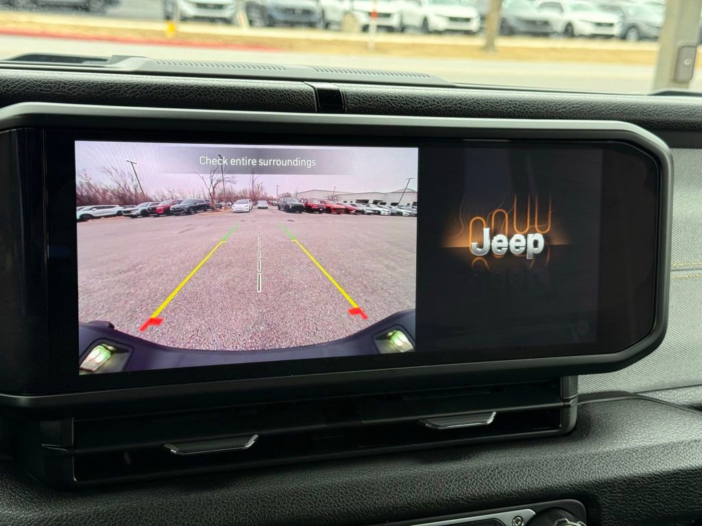 Used 2025 Jeep Gladiator Sport image 16