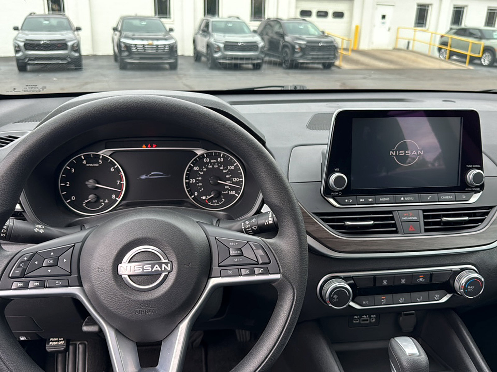 Used 2025 Nissan Altima 2.5 SV FWD image 12