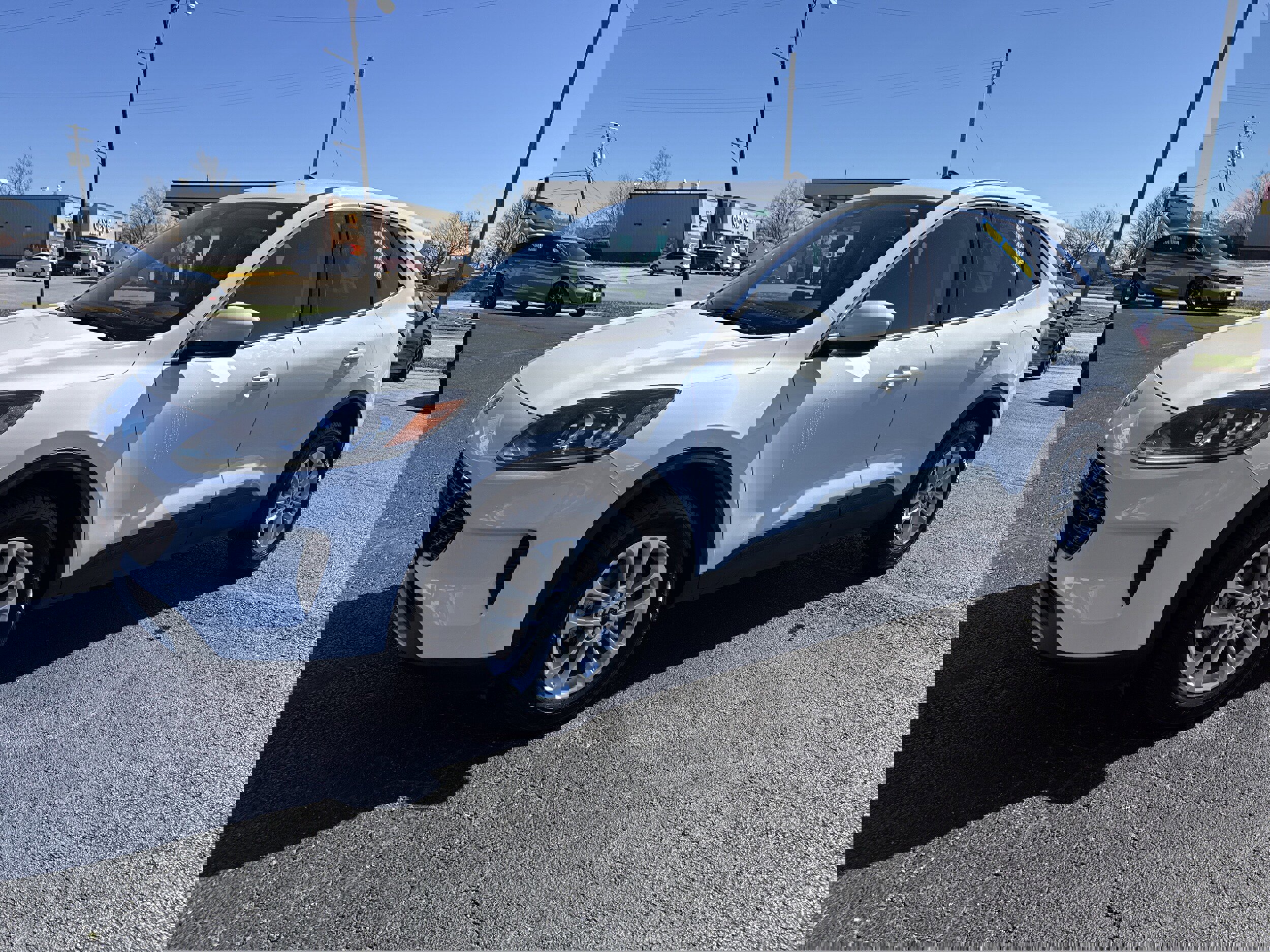 Used 2020 Ford Escape SE image 2
