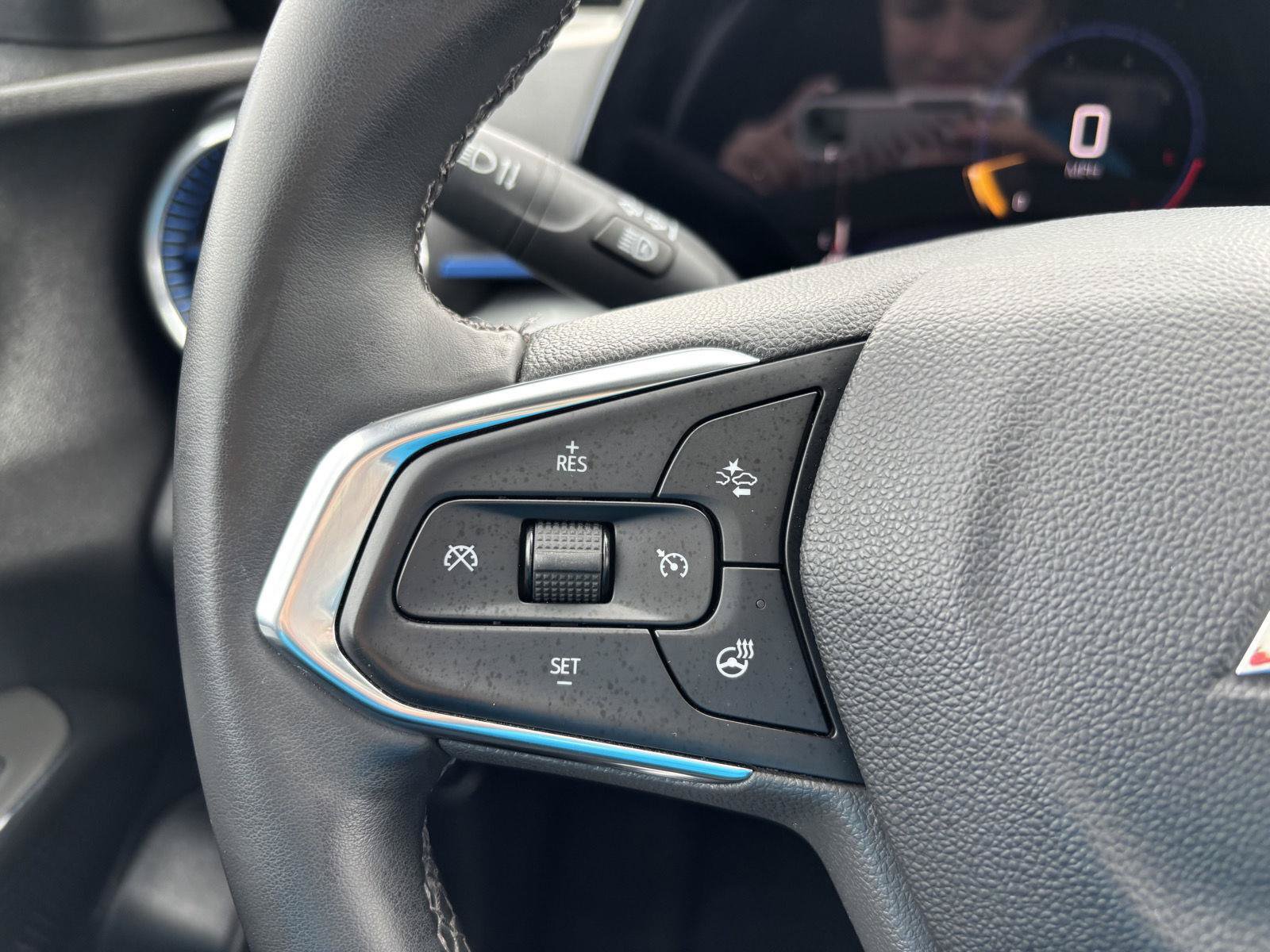 Used 2025 Chevrolet Trax LT w/ LT Convenience Package FWD image 21