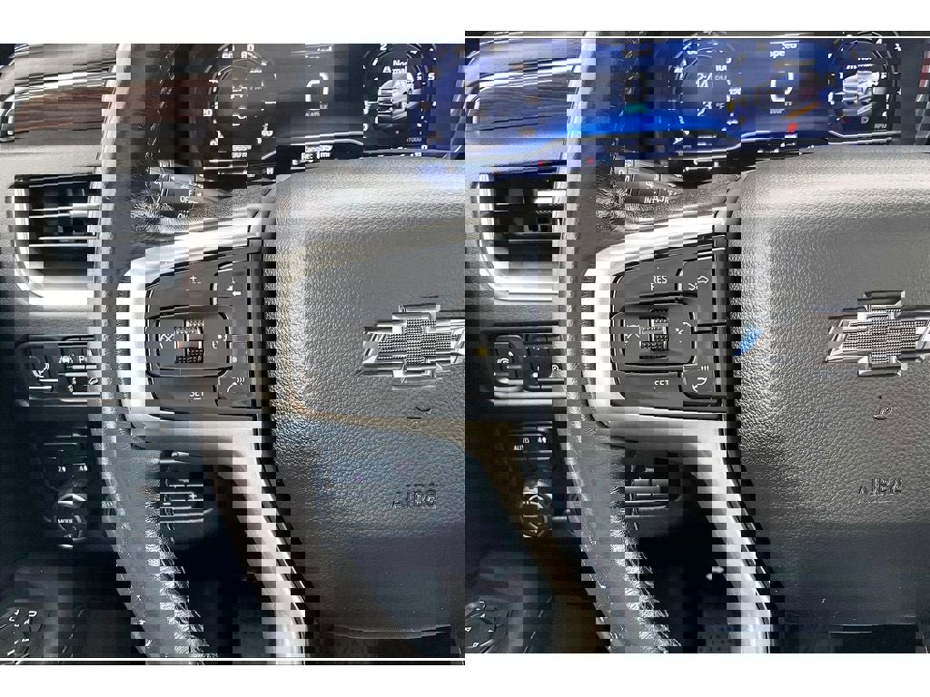 Used 2022 Chevrolet Suburban Z71 w/ Z71 Off-Road Package image 19