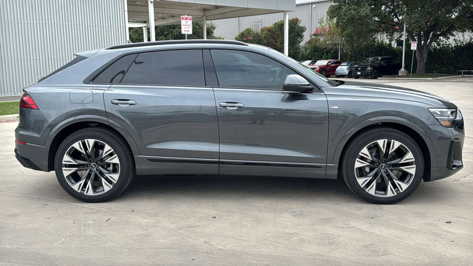 New 2026 Audi Q8 Premium Plus image 8