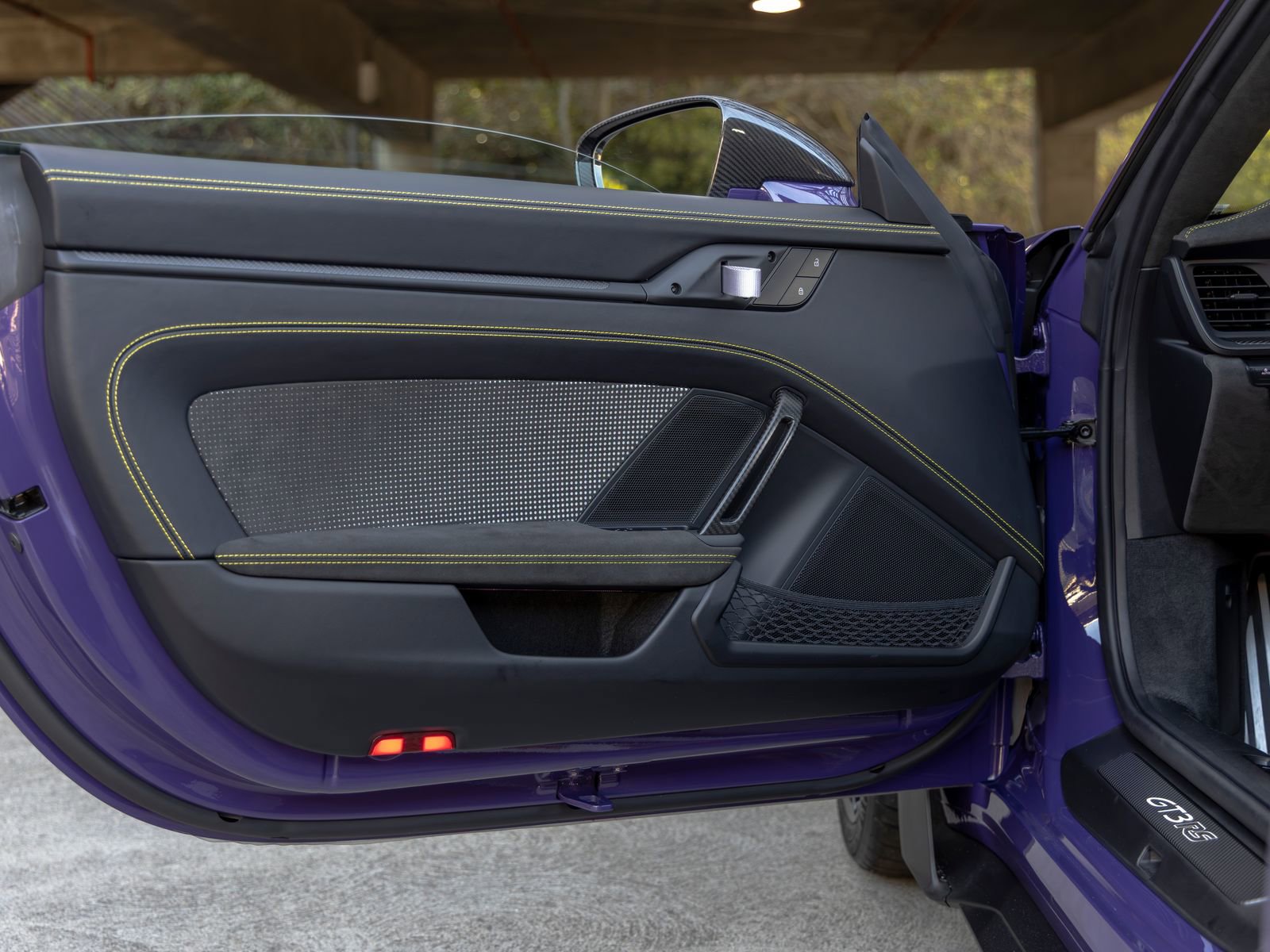 Certified 2025 Porsche 911 GT3 RS image 28