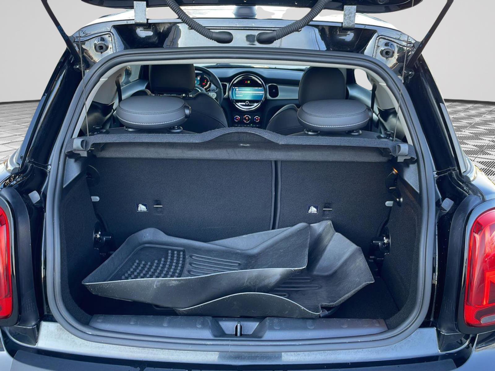 Used 2024 MINI Cooper S image 8