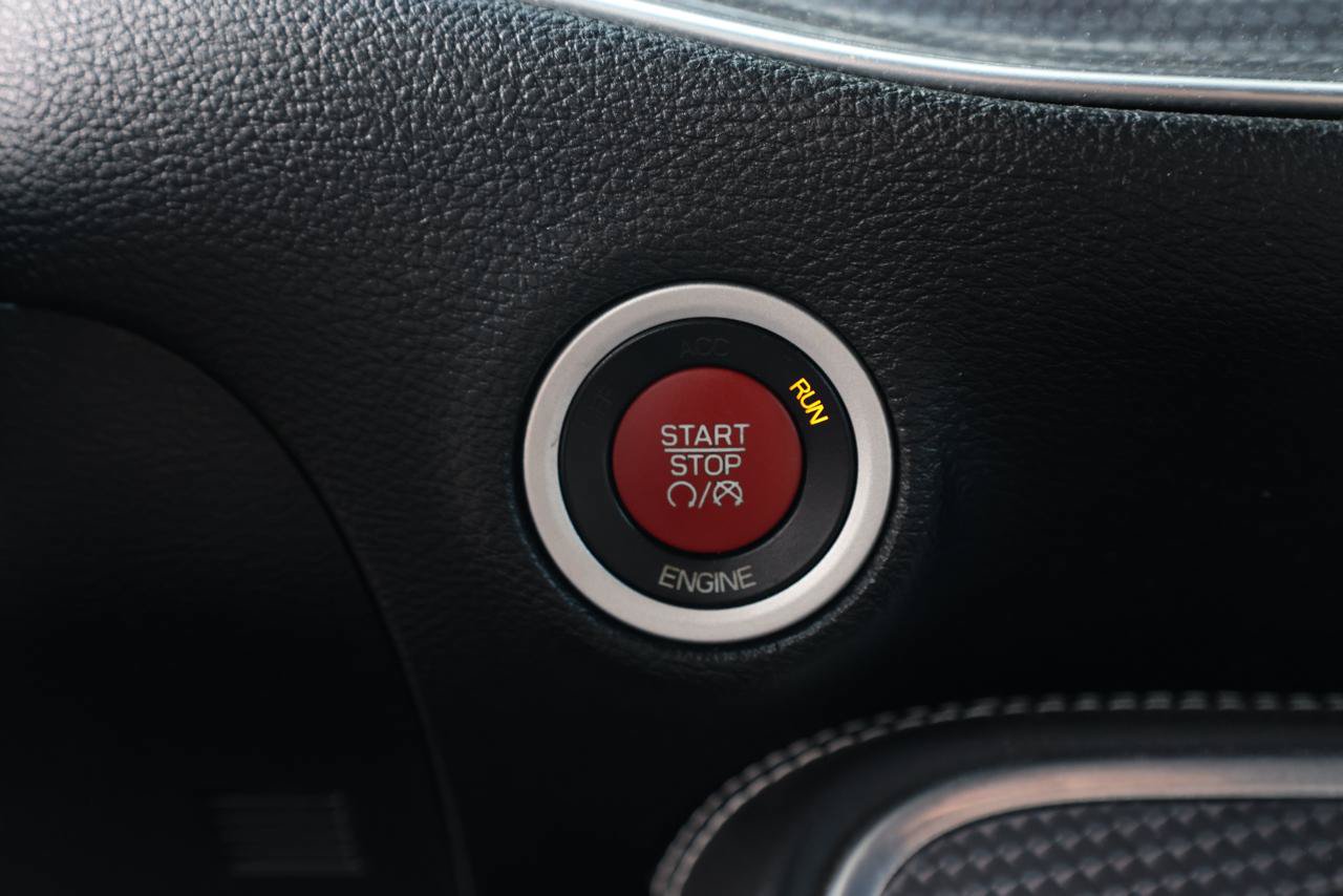Used 2016 Dodge Challenger SRT Hellcat RWD image 28