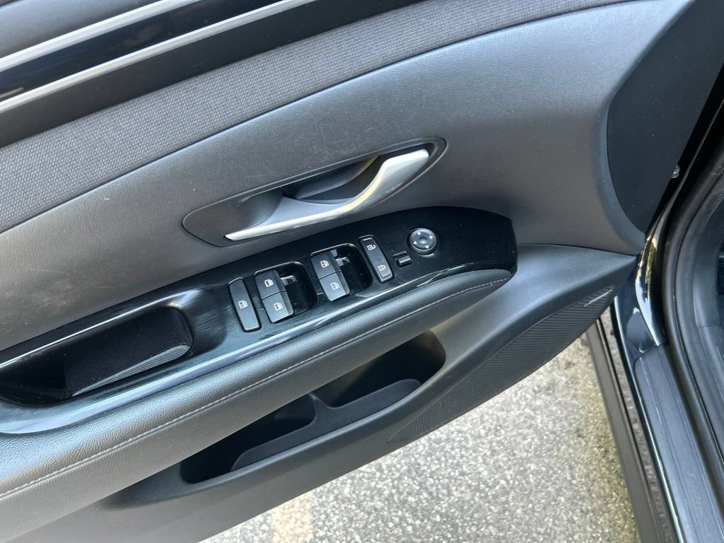 Used 2022 Hyundai Tucson Limited FWD image 16