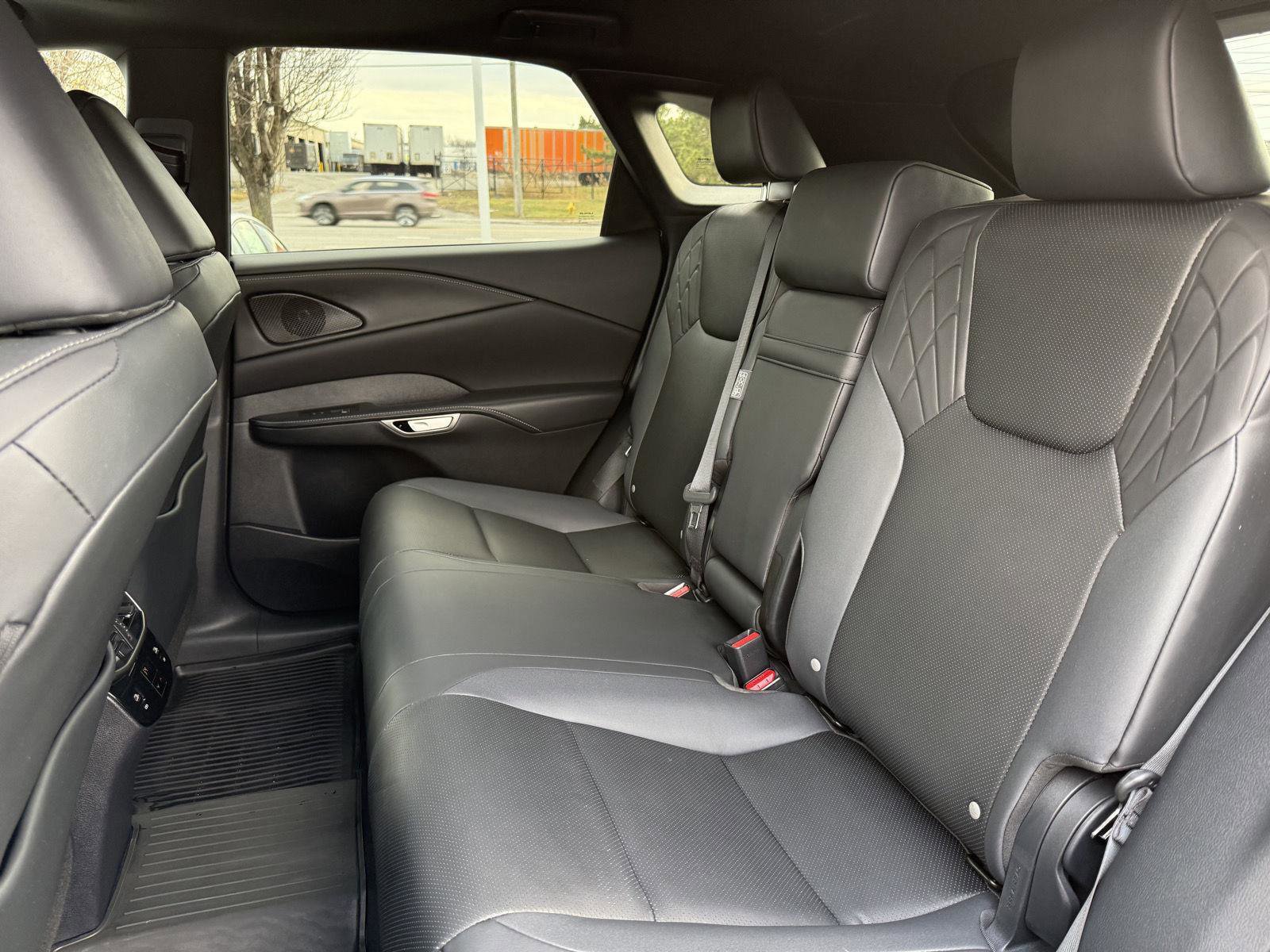 Used 2024 Lexus RX 350 Premium w/ Accessory Package (Z1) image 22