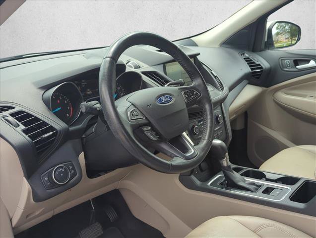 Used 2017 Ford Escape SE w/ SE Leather Comfort Package FWD image 9