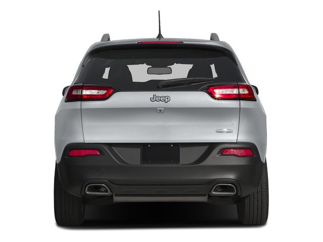 Used 2018 Jeep Cherokee Latitude Plus w/ Cold Weather Group AWD/4WD image 8