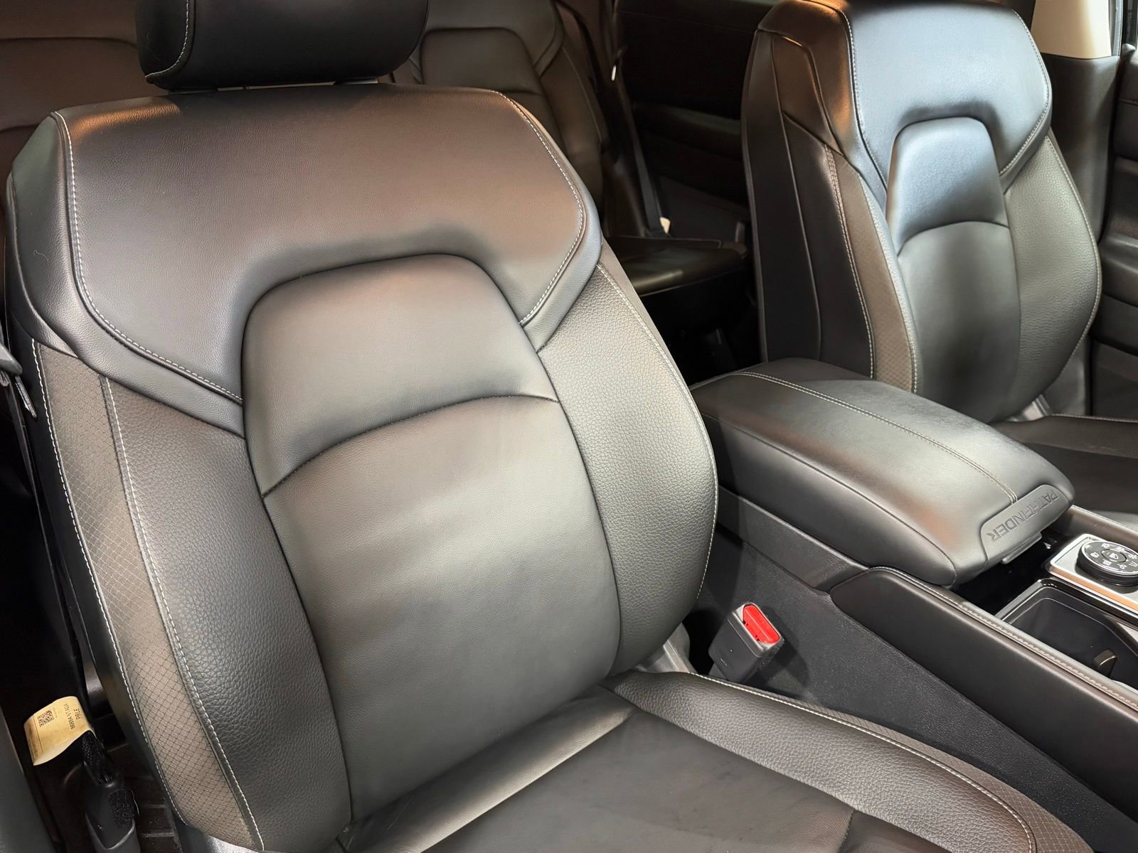 Used 2024 Nissan Pathfinder SL image 53