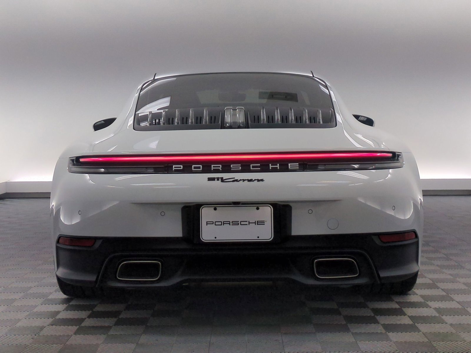 Used 2025 Porsche 911 Carrera RWD image 11
