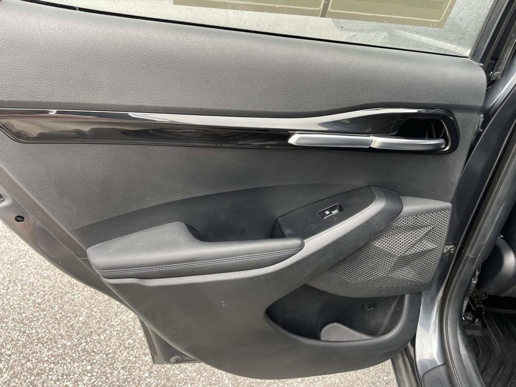 Used 2022 Kia Seltos S image 11