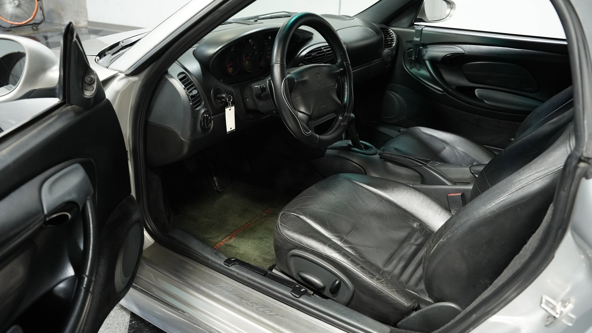 Used 1998 Porsche Boxster image 3