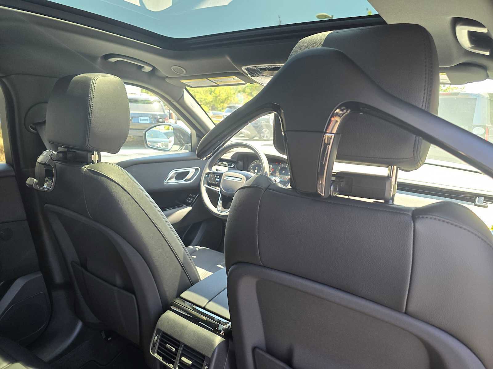 Certified 2026 Land Rover Range Rover Velar Dynamic SE image 15