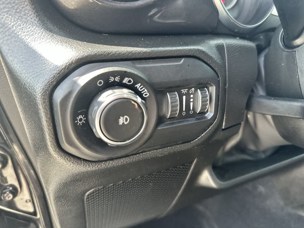 Used 2022 Jeep Wrangler Unlimited Sport AWD/4WD image 17