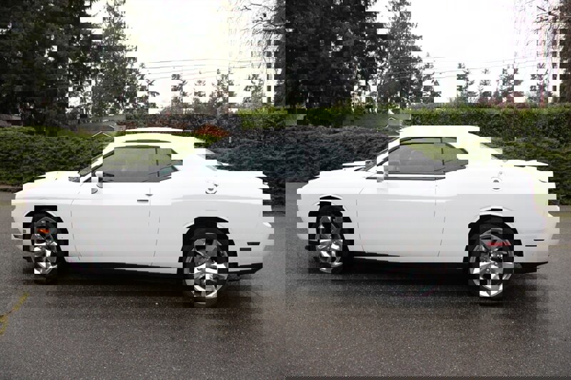 Used 2013 Dodge Challenger SXT w/ Super Sport Group image 12